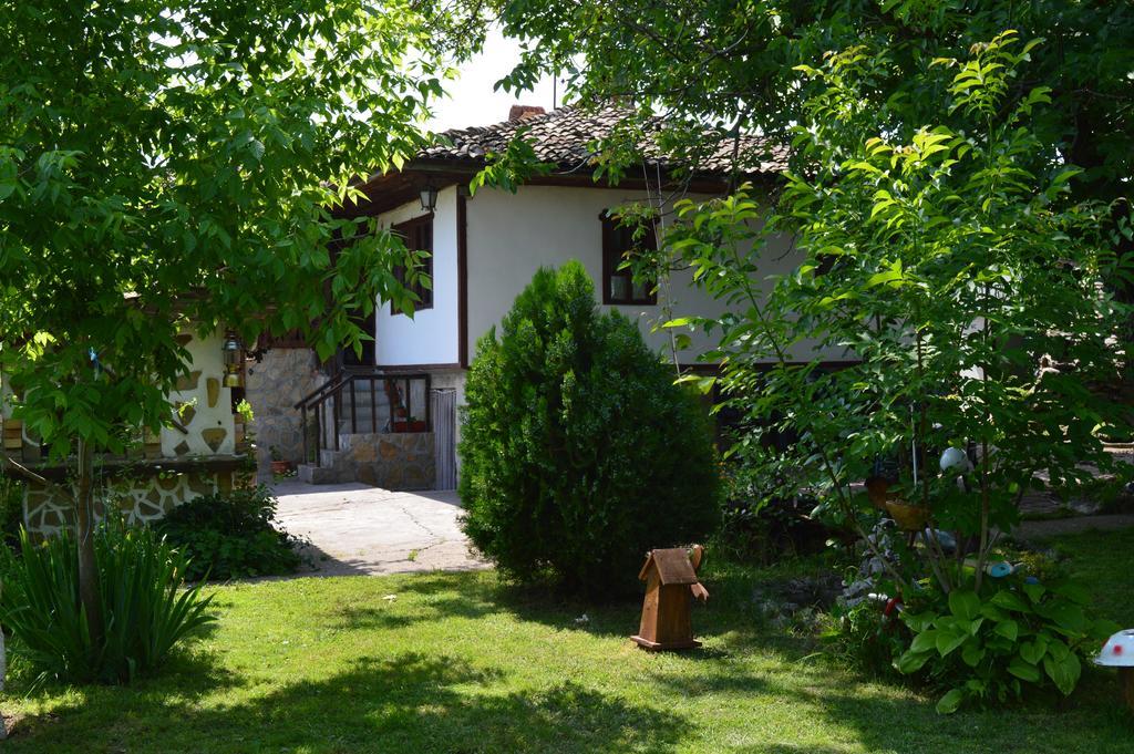 The Old House Guest House Obedinenie Habitación foto